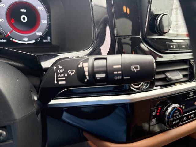 Used 2024 Nissan Pathfinder Platinum w/ Black Appearance Package image 32