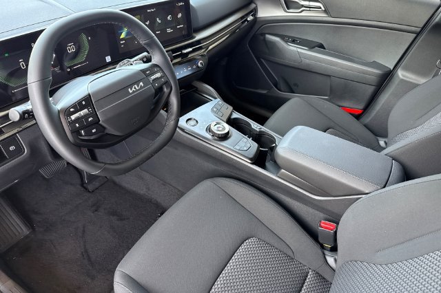 New 2027 Kia Sportage S FWD image 11