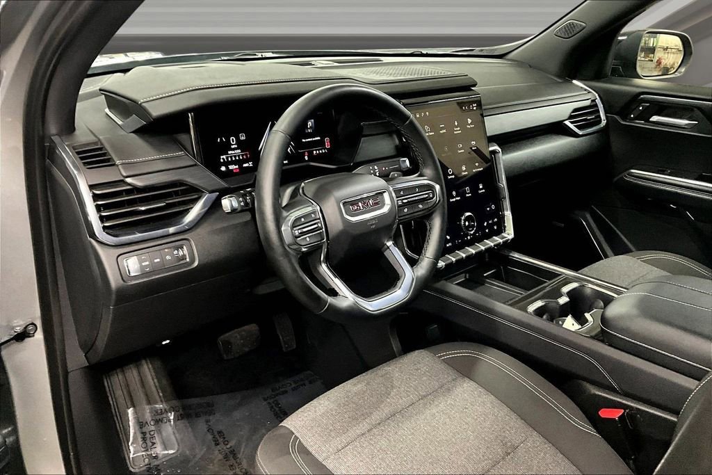 Used 2025 GMC Acadia Elevation image 17