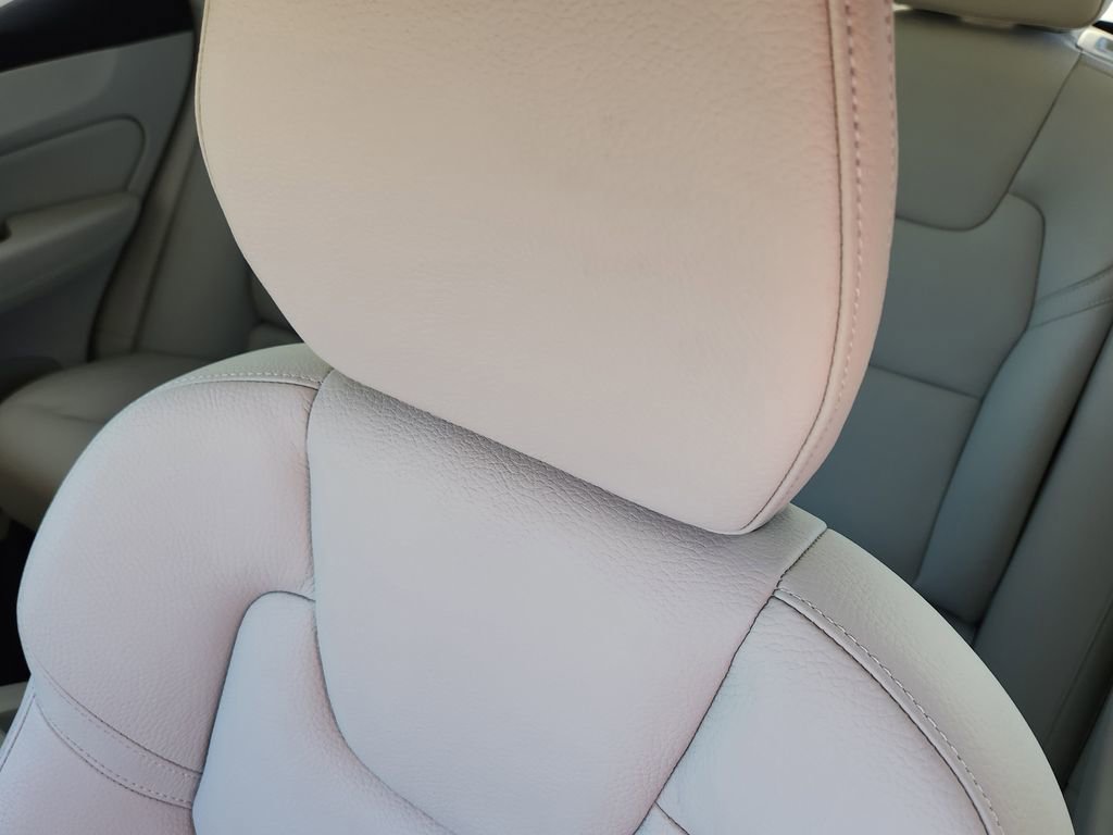 Used 2022 Volvo XC60 B5 Momentum AWD/4WD image 5