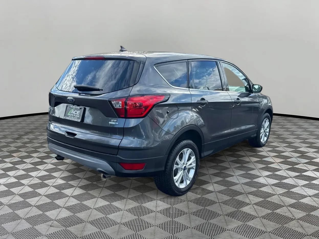 Used 2019 Ford Escape SE AWD/4WD image 5
