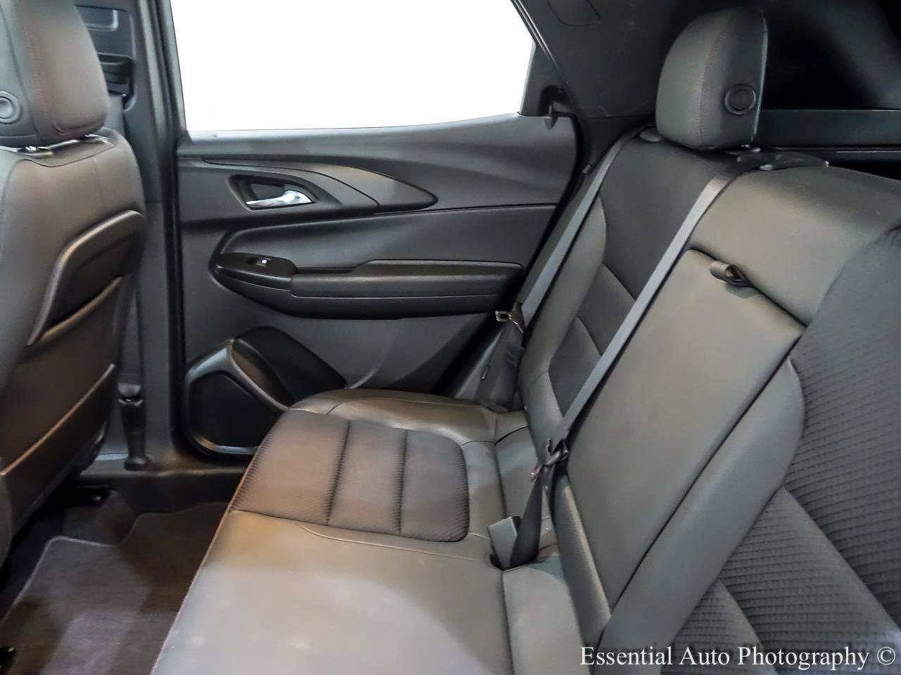 Used 2022 Chevrolet TrailBlazer RS w/ Sun and Liftgate Package image 16