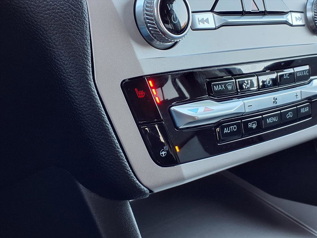 Used 2023 Ford Explorer XLT w/ Equipment Group 202A image 5