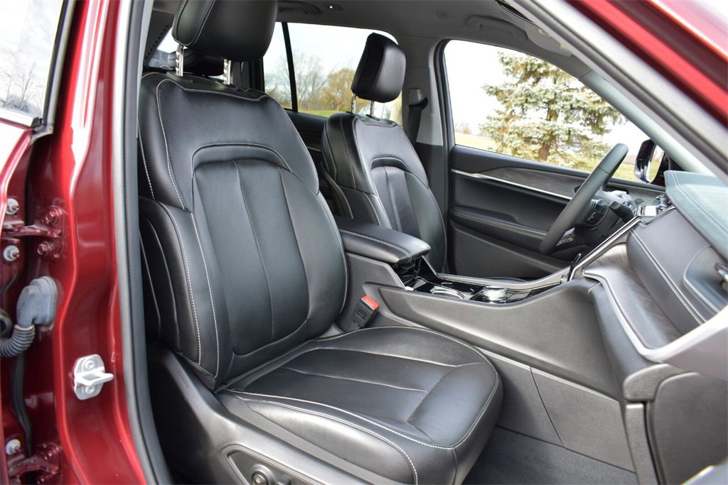 Used 2023 Jeep Grand Cherokee Limited w/ Black Appearance Package image 28