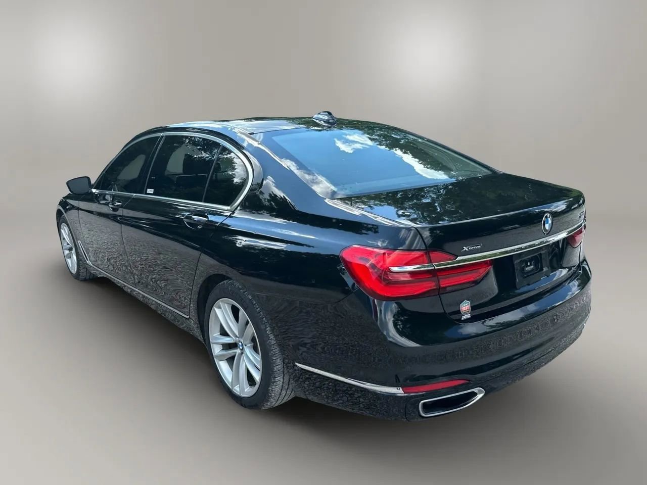 Used 2018 BMW 750i xDrive image 4