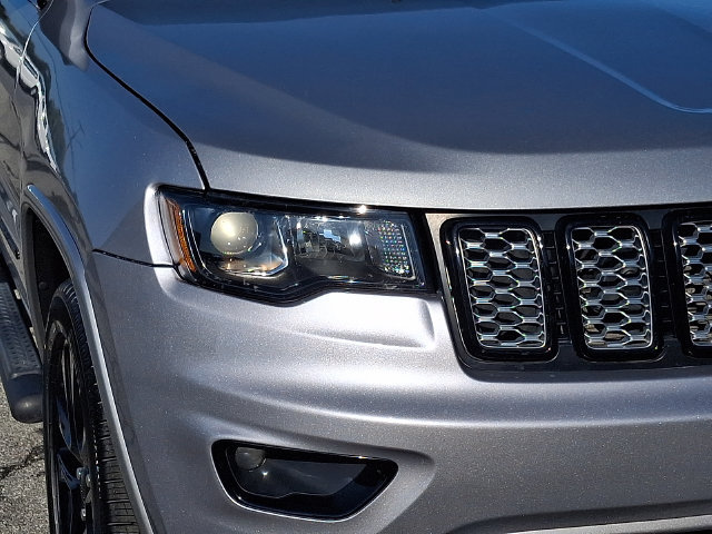 Used 2020 Jeep Grand Cherokee Altitude AWD/4WD image 9