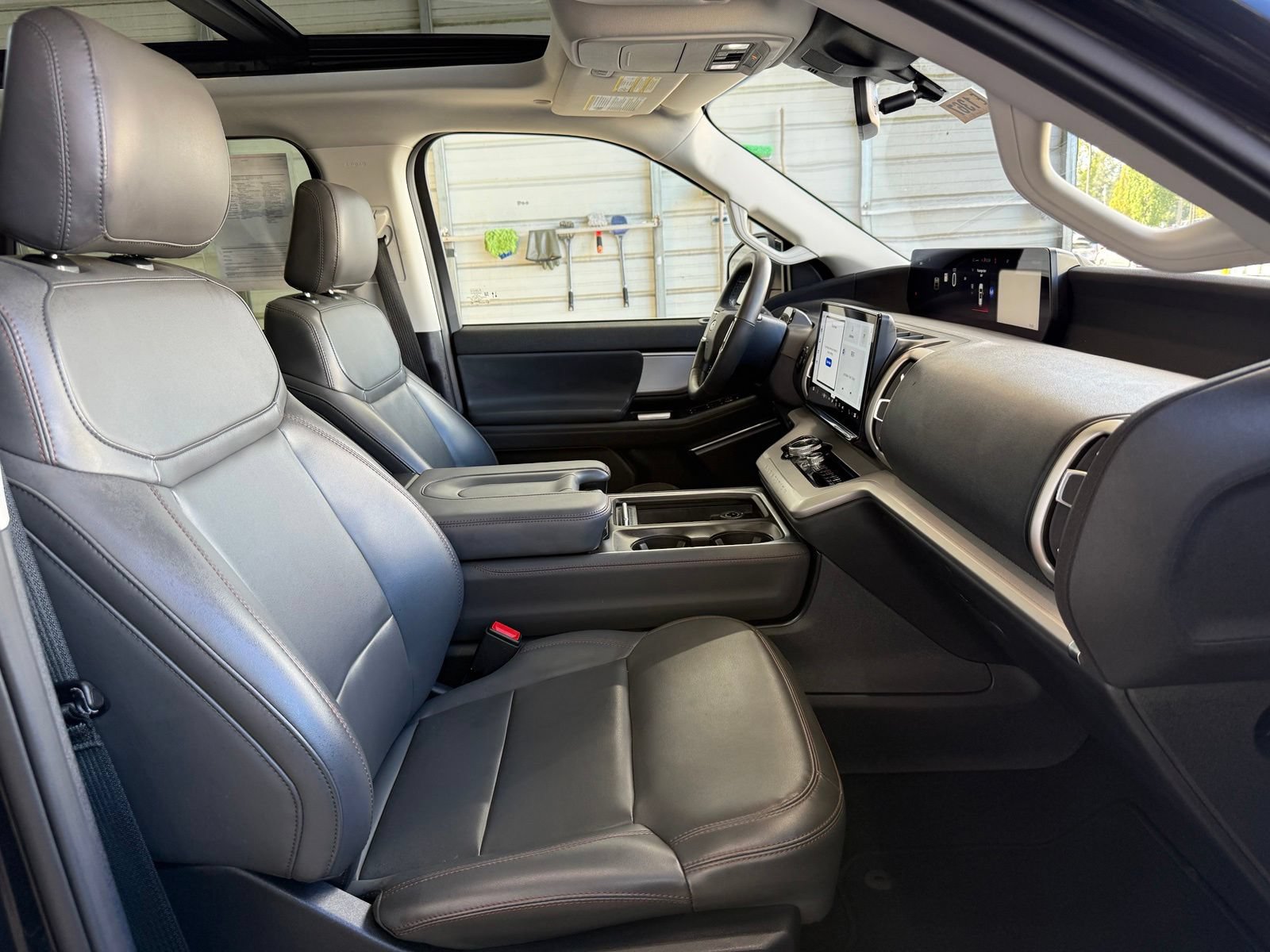 Used 2025 Ford Expedition Max Active AWD/4WD image 10