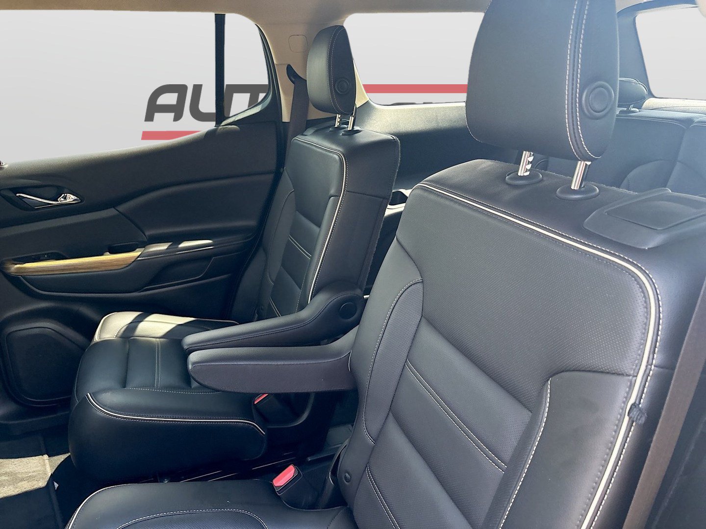 Used 2019 GMC Acadia Denali AWD/4WD image 25