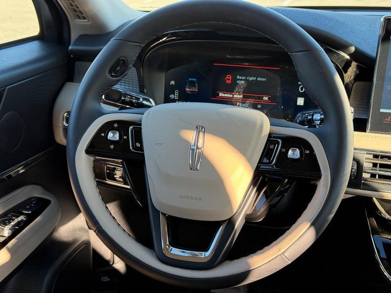 New 2026 Lincoln Corsair Premiere image 7