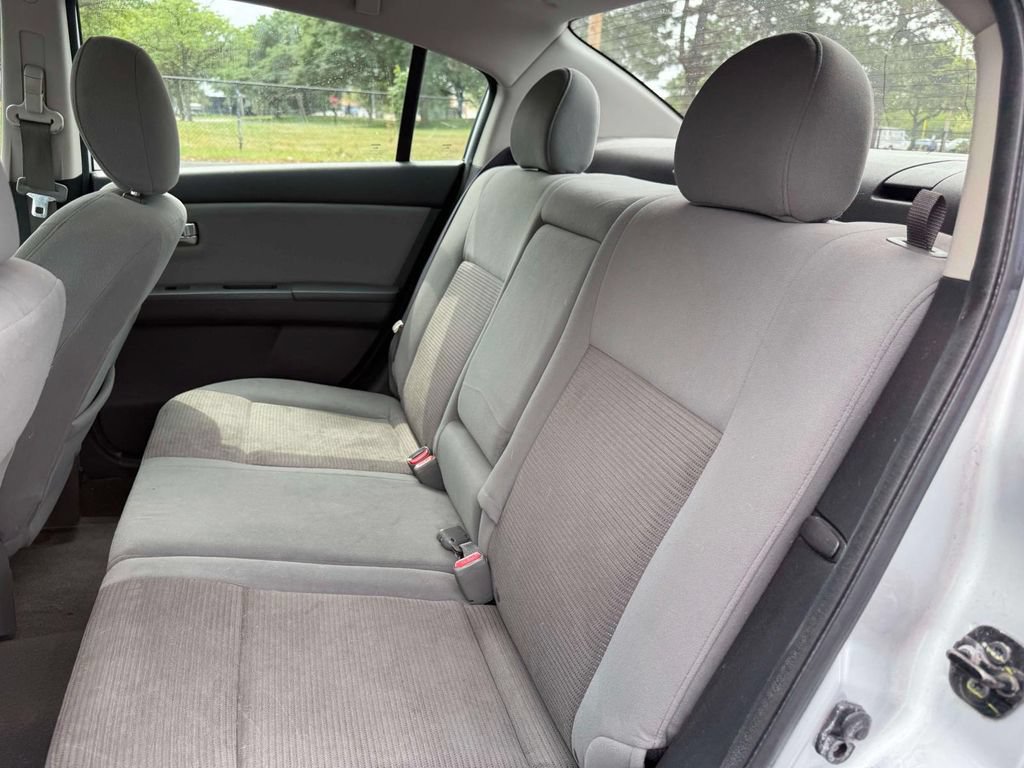 Used 2012 Nissan Sentra 2.0 SR w/ Special Edition Pkg FWD image 7