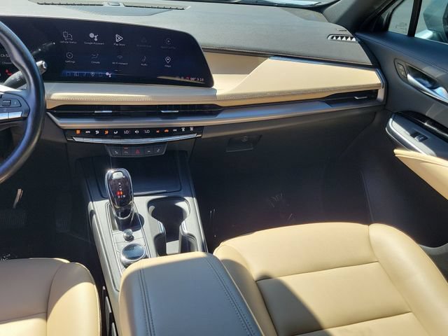 Certified 2024 Cadillac XT4 Luxury w/ Cold Weather Package FWD image 19