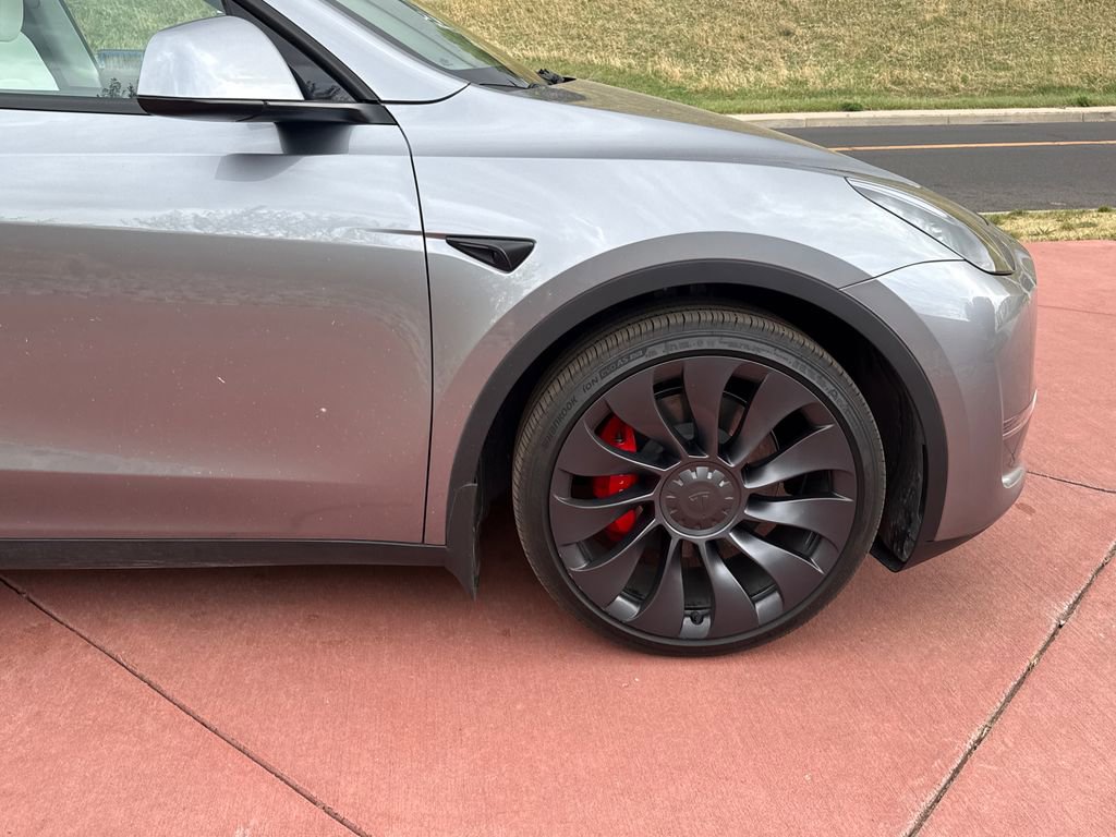 Used 2025 Tesla Model Y Performance image 28