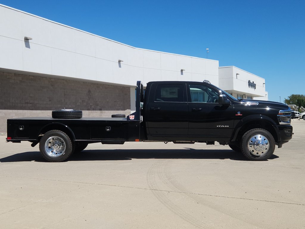 New 2026 RAM 5500 4x4 Crew Cab w/ Laramie Trim Package image 2