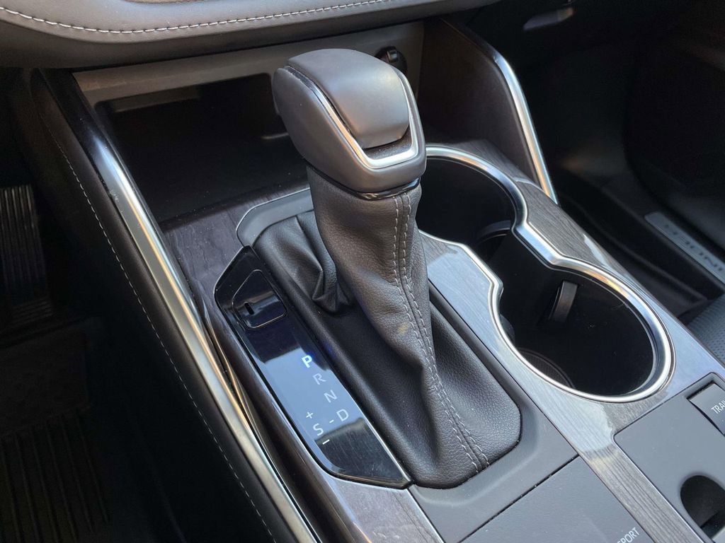 Used 2023 Toyota Highlander Limited image 23