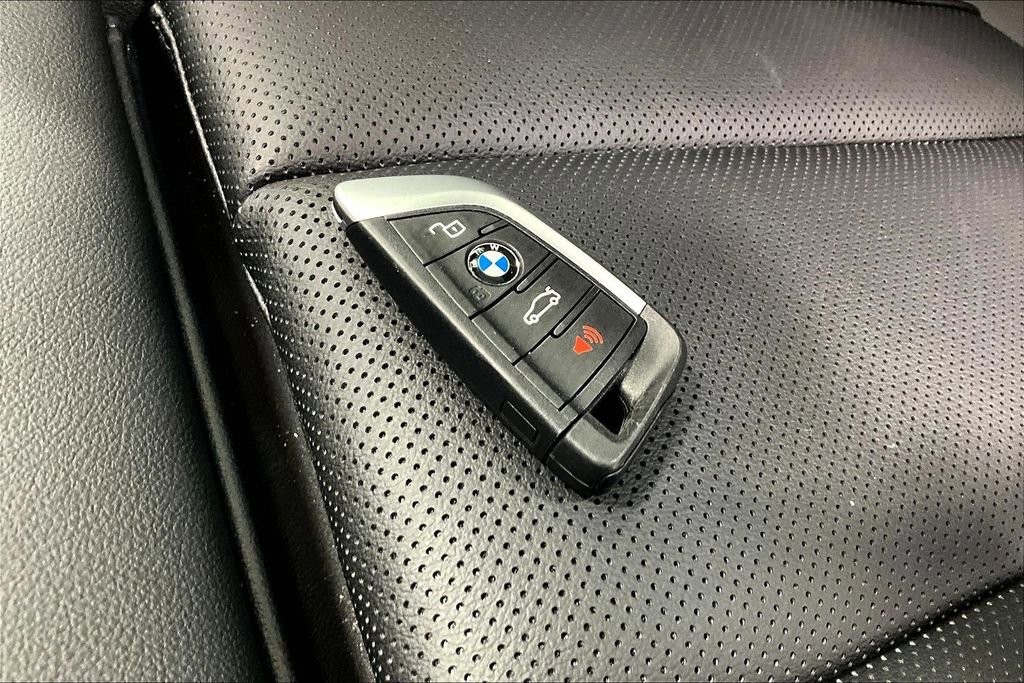 New 2025 BMW 230i Coupe w/ Convenience Package RWD image 22