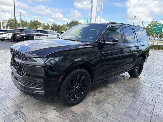 New 2026 Lincoln Navigator Reserve w/ Jet Appearance Package AWD/4WD image 5