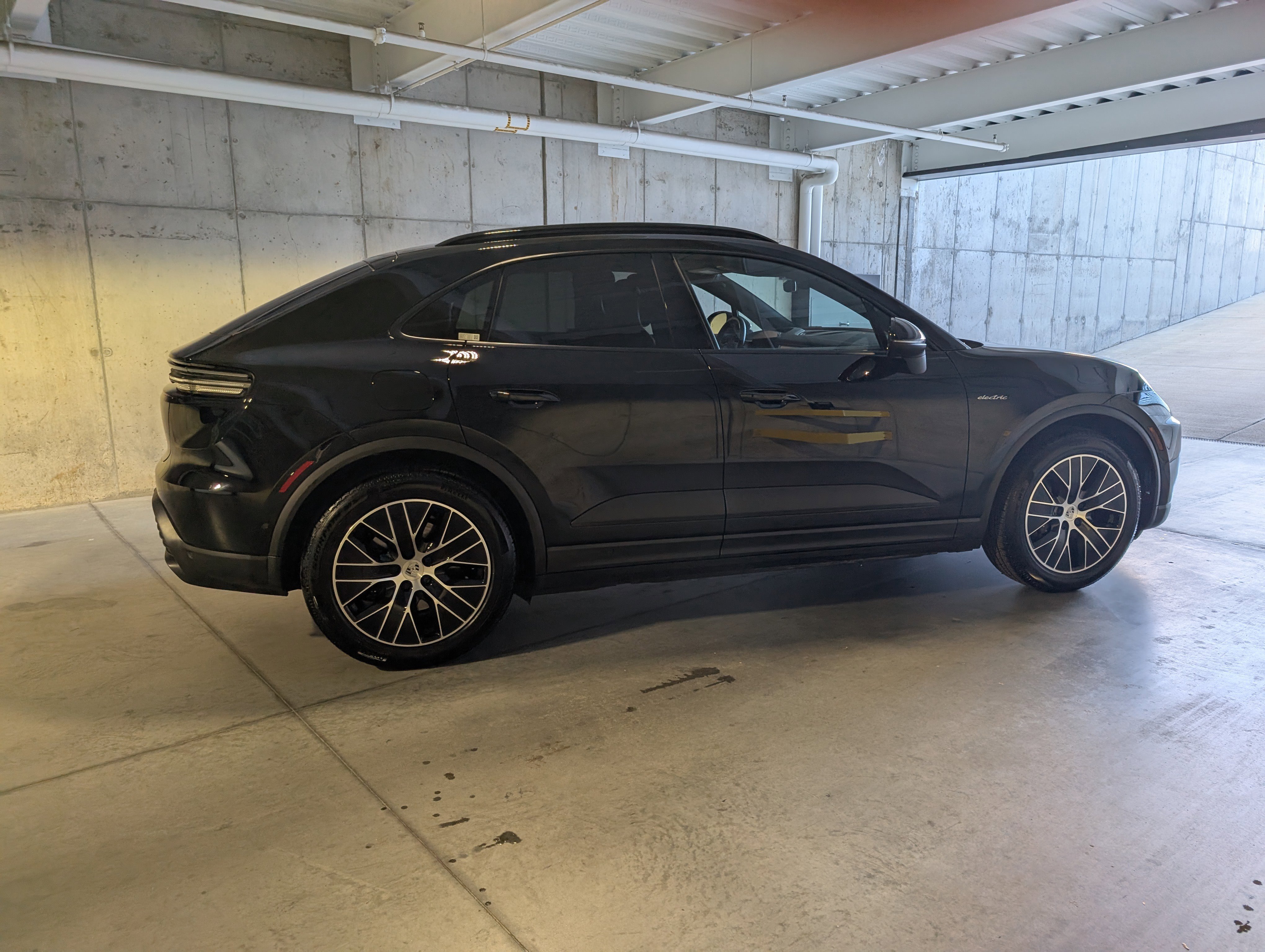 Used 2025 Porsche Macan Electric image 10