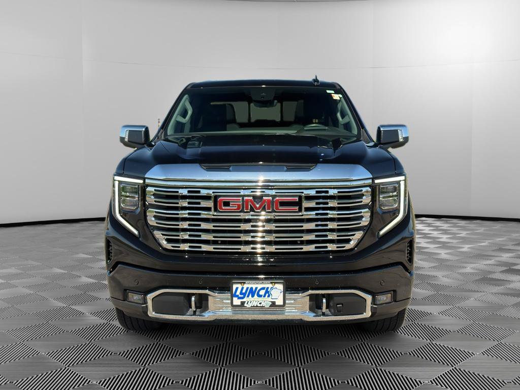 Used 2023 GMC Sierra 1500 Denali w/ Technology Package AWD/4WD image 7