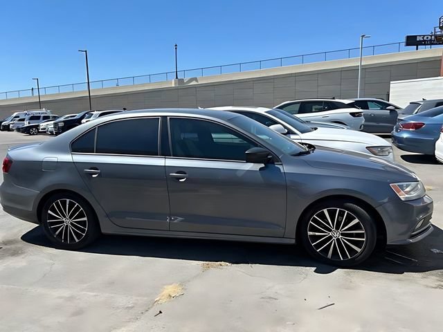 Used 2015 Volkswagen Jetta Sport FWD image 4