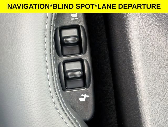 Used 2025 Nissan Z Performance w/ Floor Mat Package RWD image 13