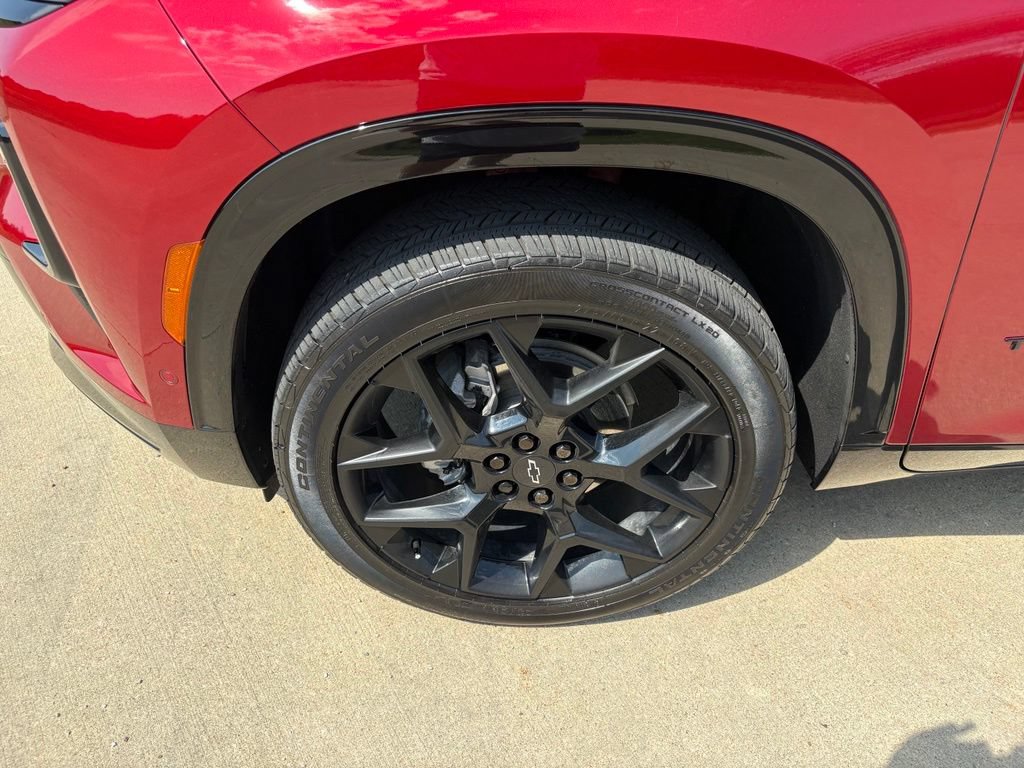 Used 2025 Chevrolet Traverse RS w/ LPO, Floor Liner Package FWD image 71
