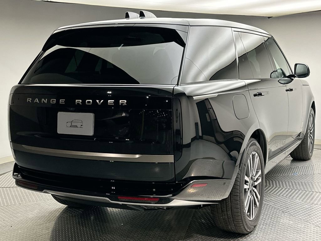 New 2026 Land Rover Range Rover Long Wheelbase SE image 3