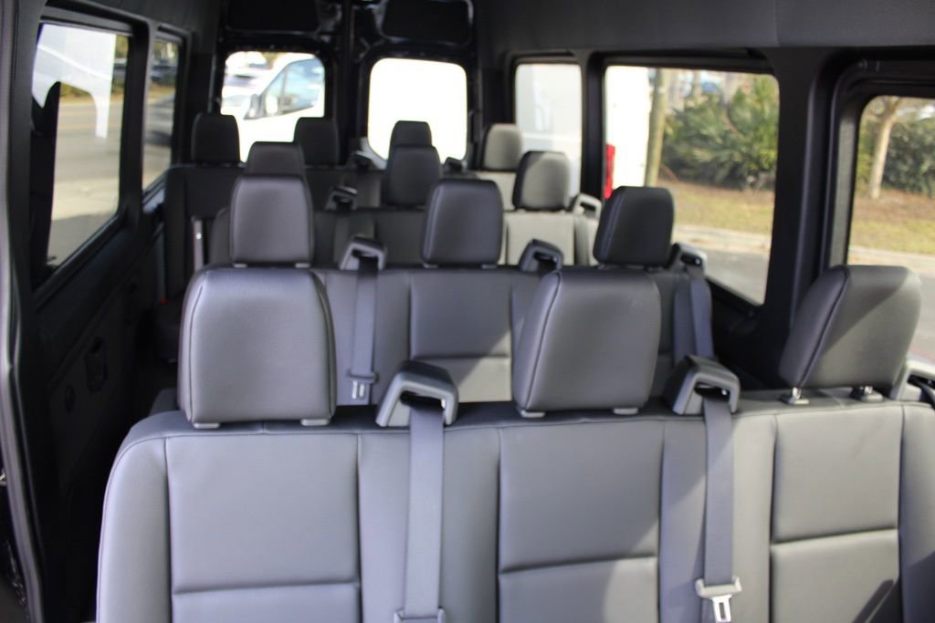 Used 2024 Mercedes-Benz Sprinter 2500 image 35