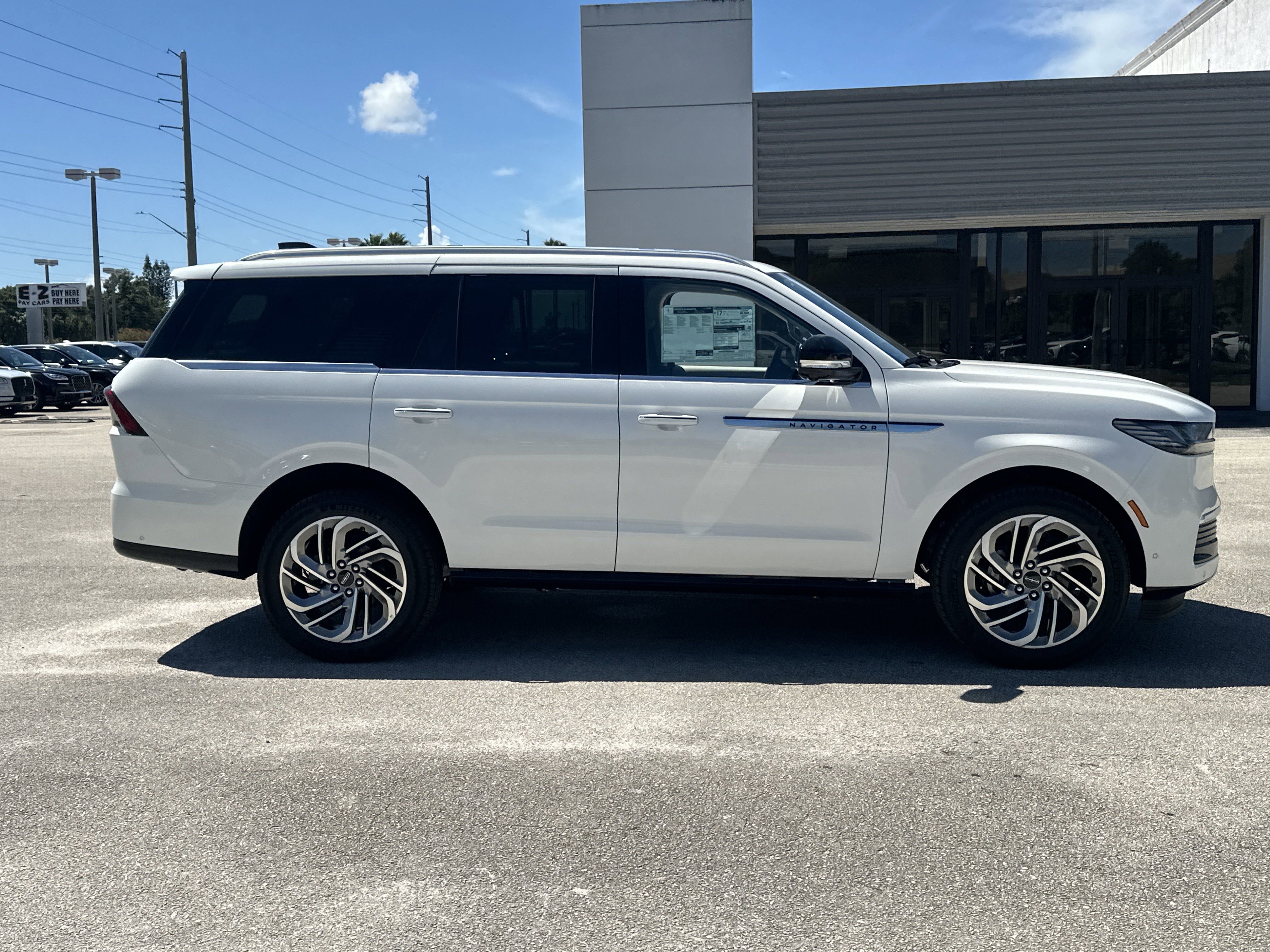 New 2025 Lincoln Navigator Reserve image 5