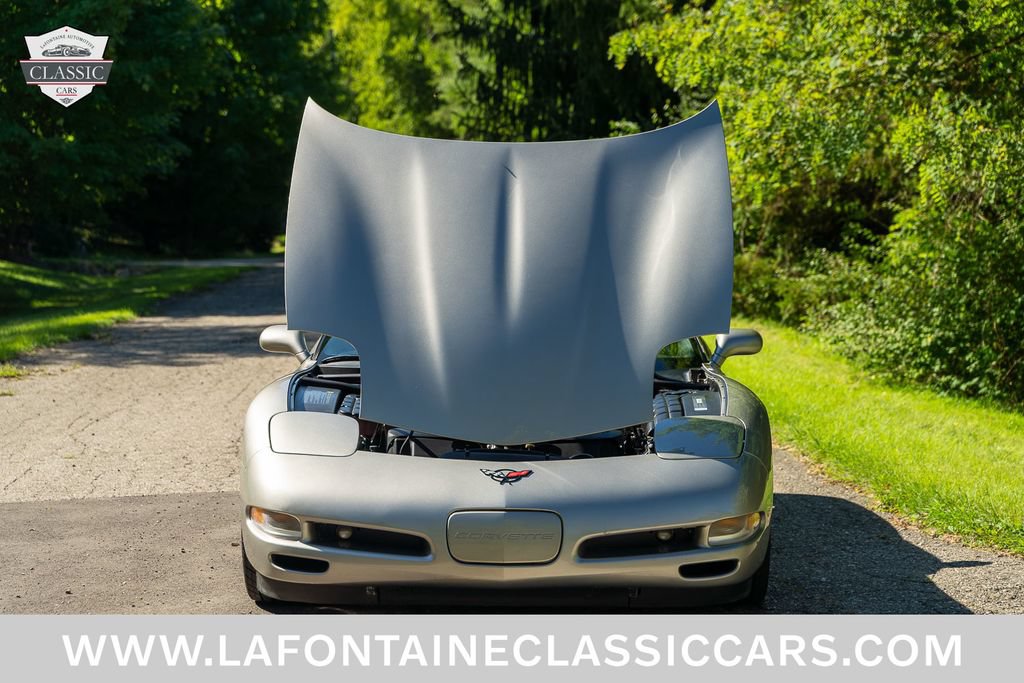 Used 1999 Chevrolet Corvette Coupe RWD image 18