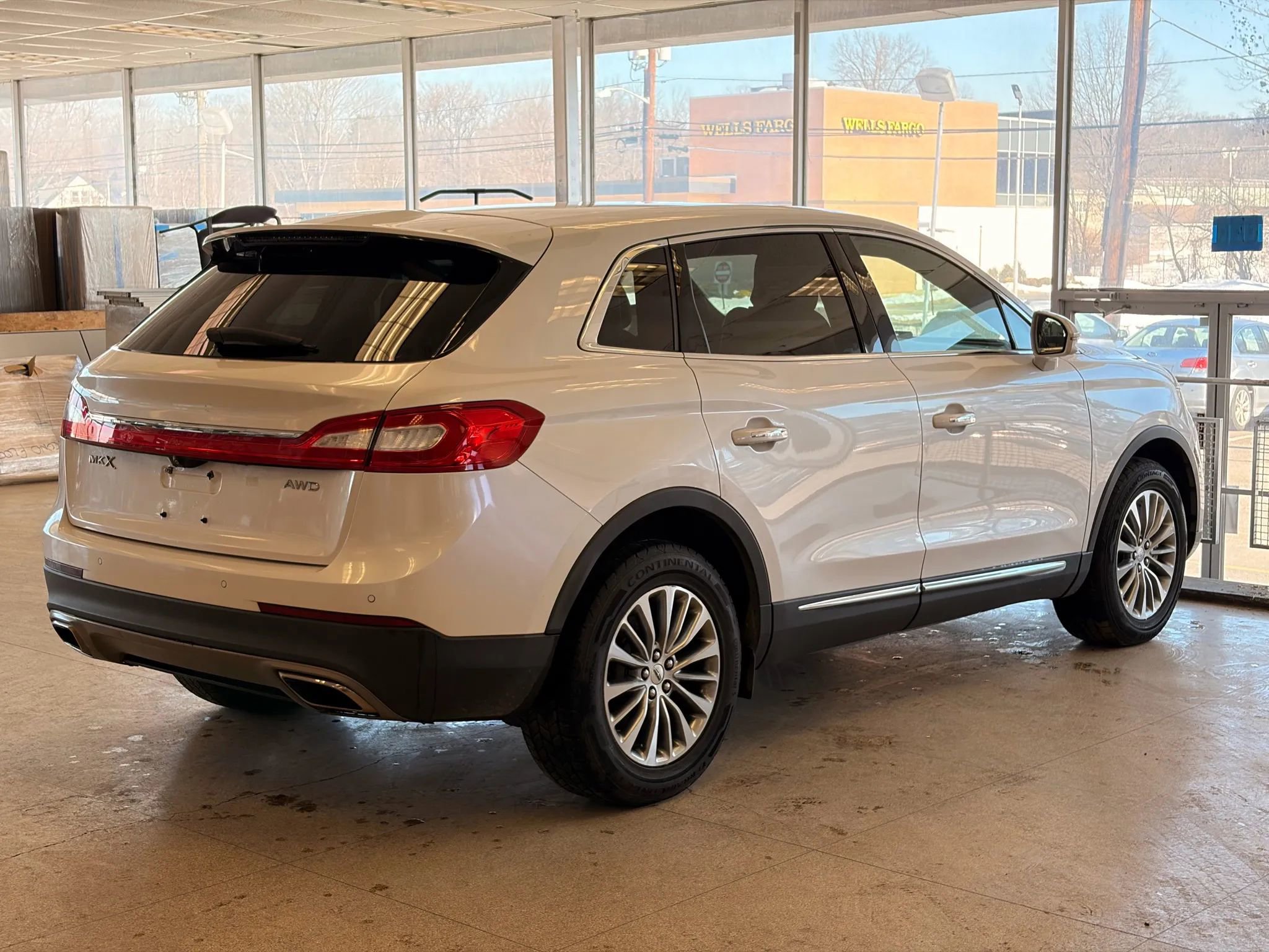Used 2017 Lincoln MKX Select w/ Select Plus Package image 50