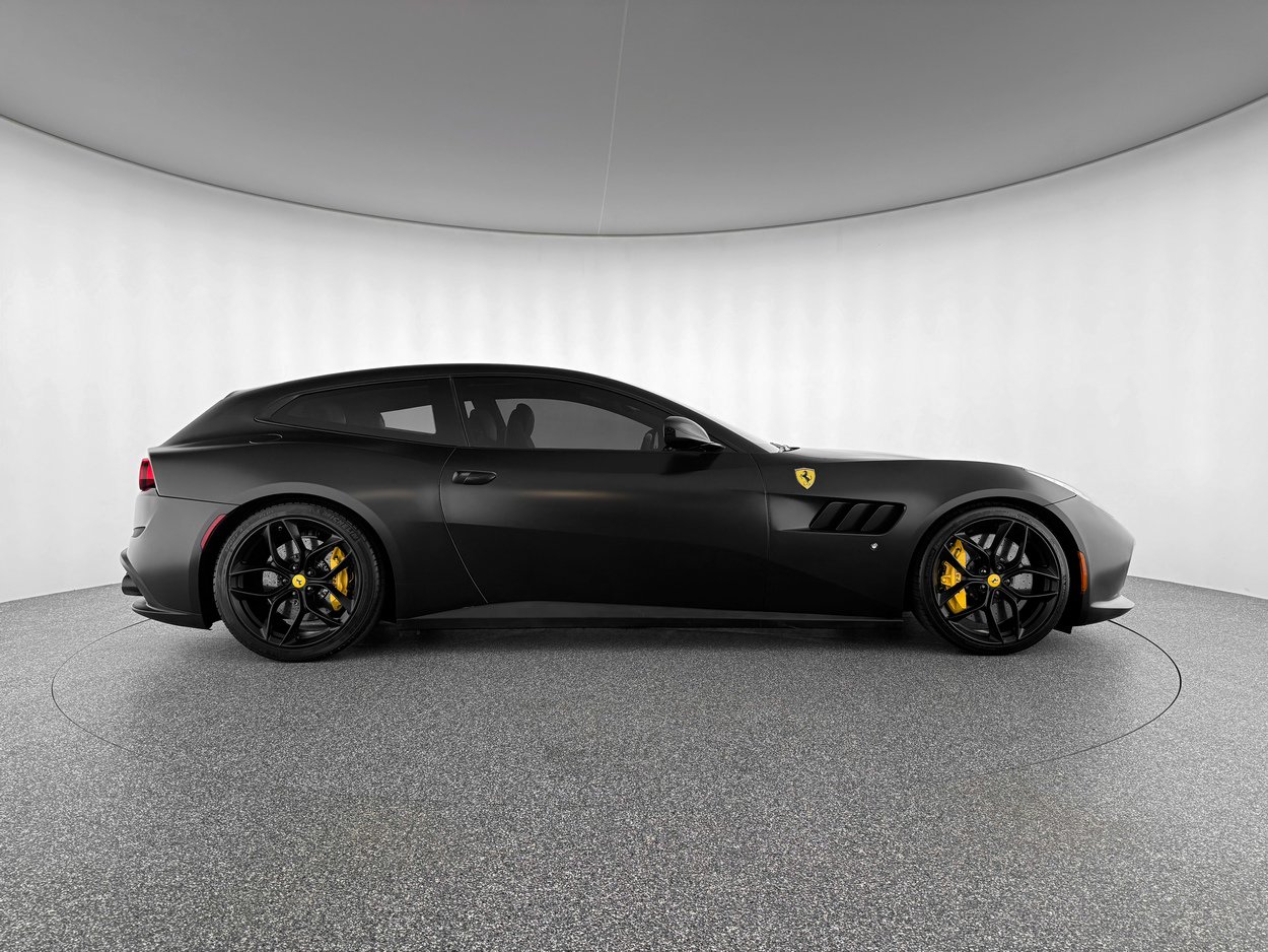 Used 2018 Ferrari GTC4Lusso T image 7