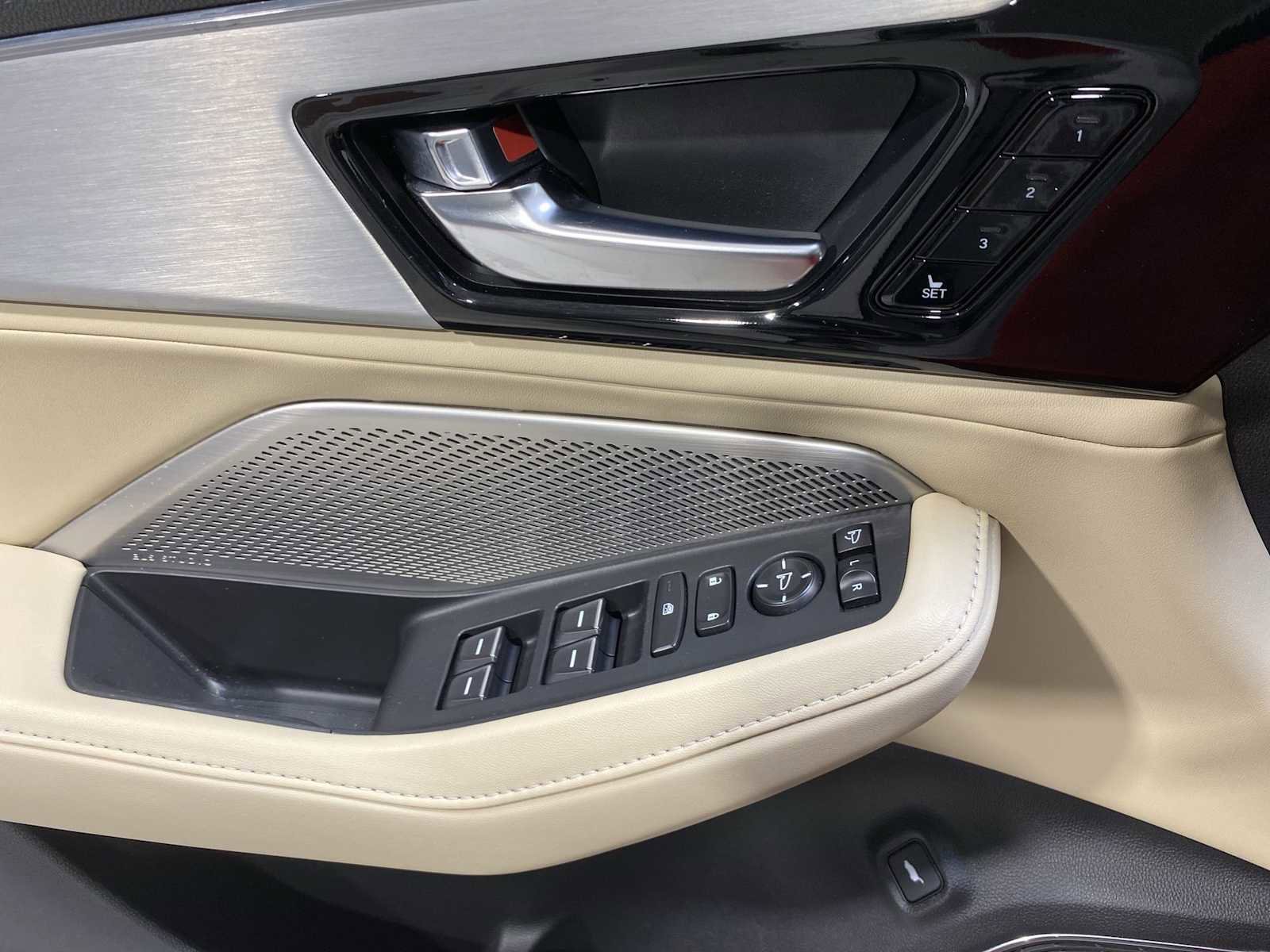 Certified 2023 Acura MDX SH-AWD w/ Technology Package image 23