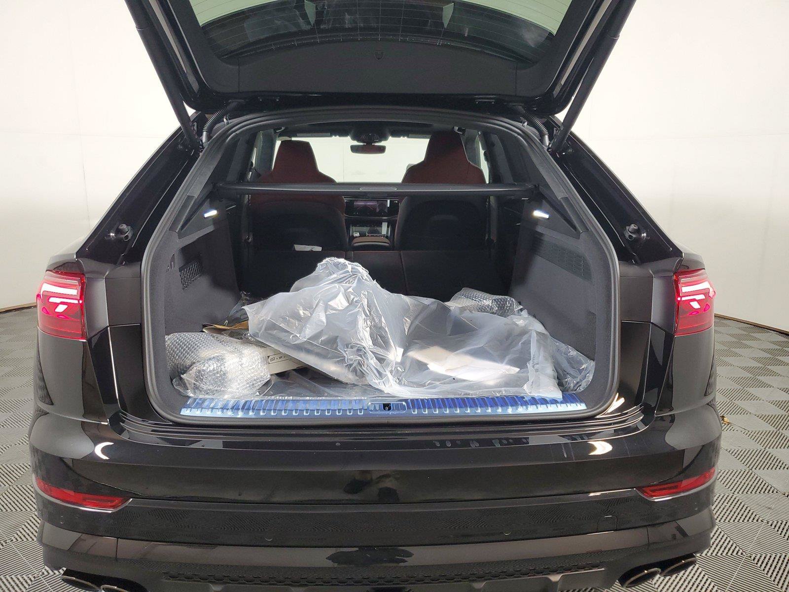 New 2026 Audi SQ8 Prestige AWD/4WD image 9