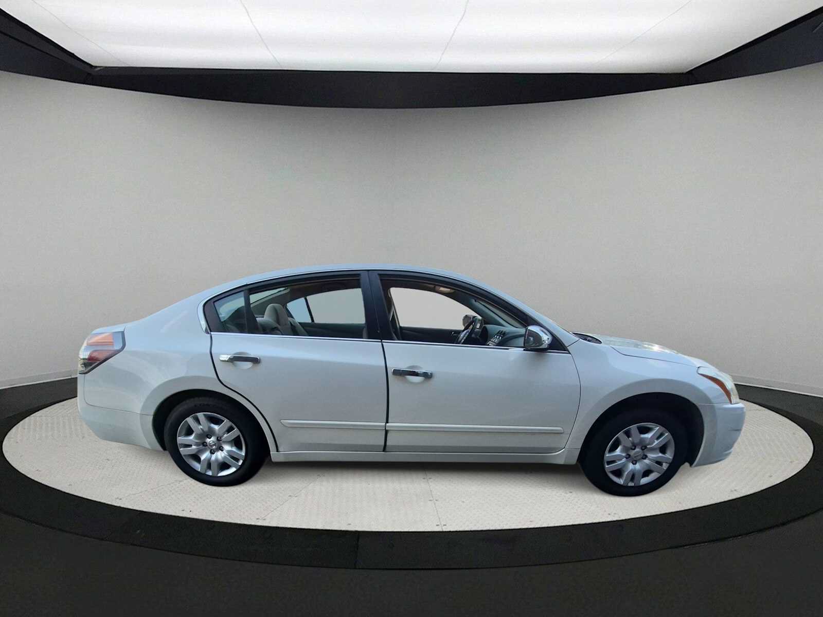 Used 2012 Nissan Altima 2.5 FWD image 9