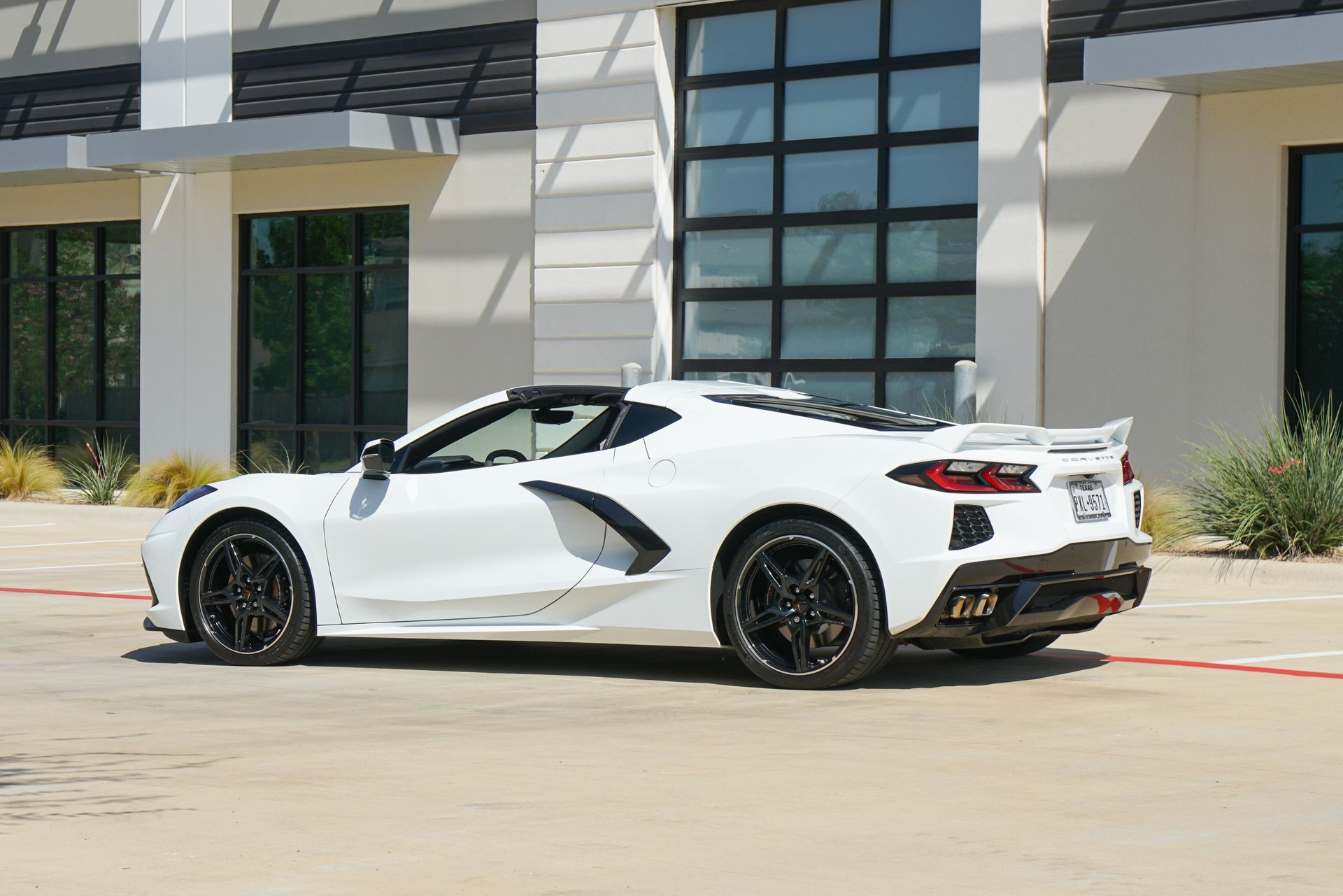 Used 2021 Chevrolet Corvette Stingray Preferred Cpe w/ Z51 Performance Package RWD image 5