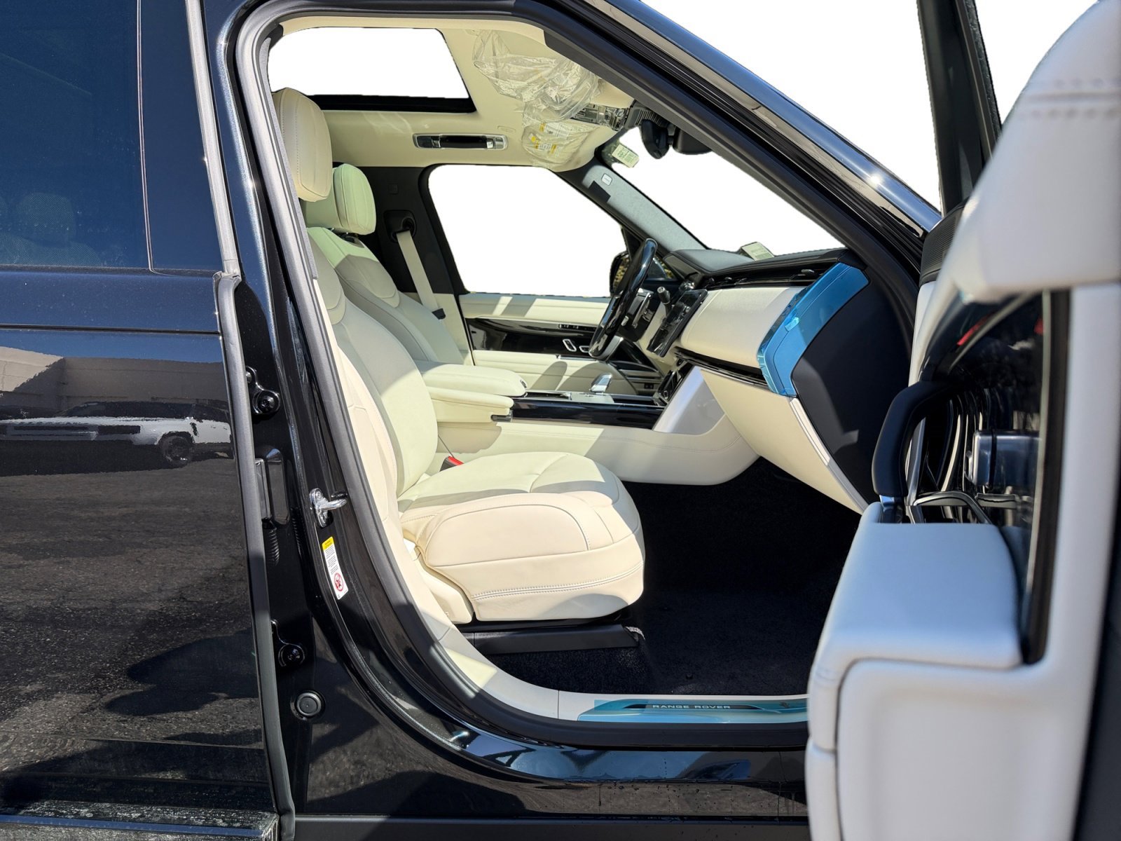 New 2026 Land Rover Range Rover SE AWD/4WD image 22
