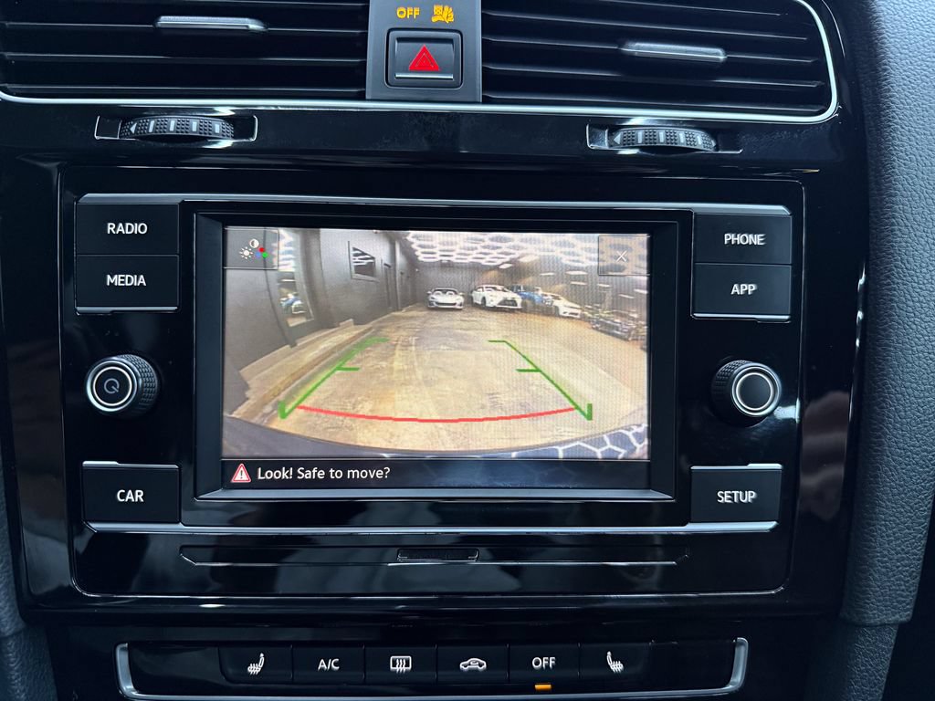 Used 2018 Volkswagen Golf 4-Door FWD image 31