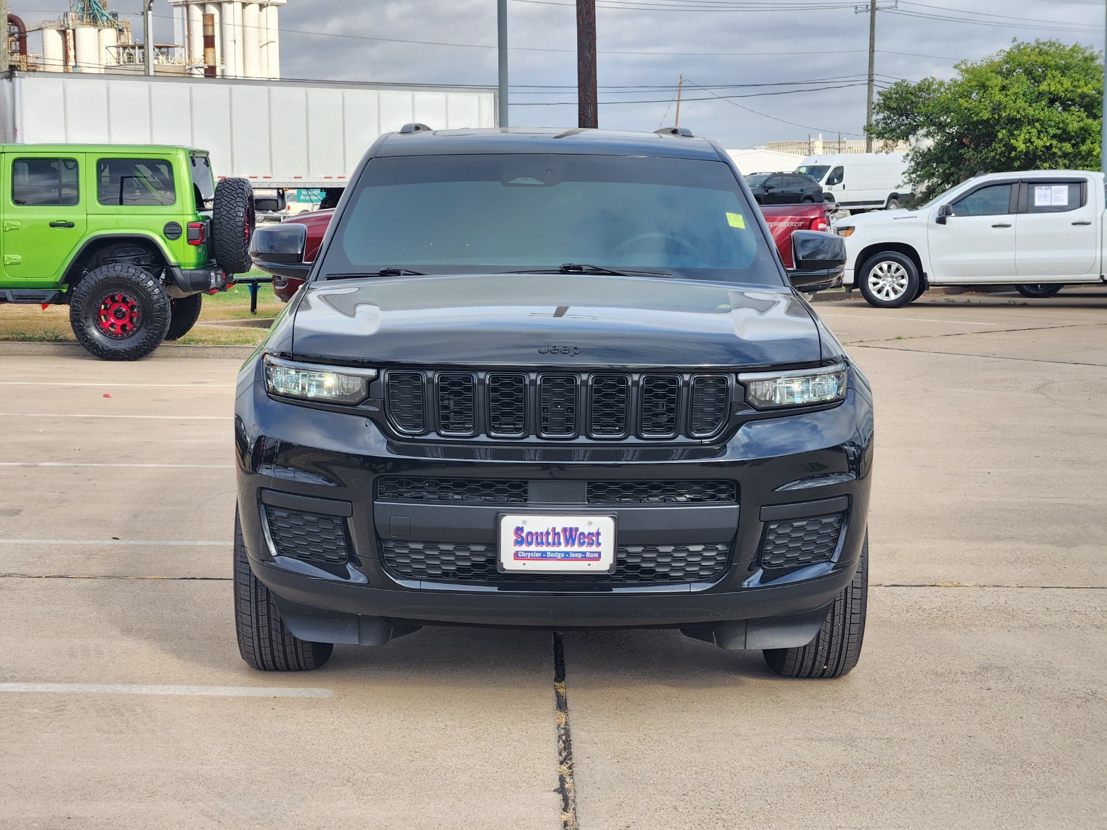 Used 2025 Jeep Grand Cherokee L Altitude RWD image 6