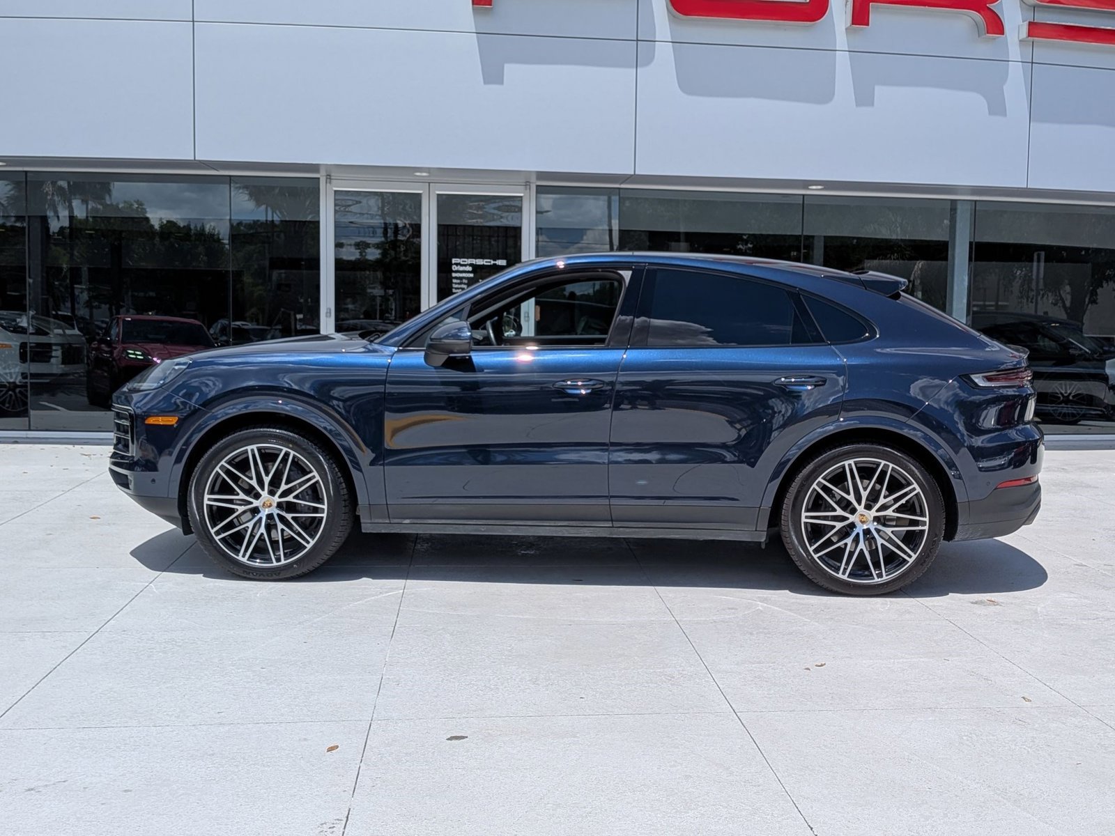 Certified 2024 Porsche Cayenne Coupe AWD/4WD image 2