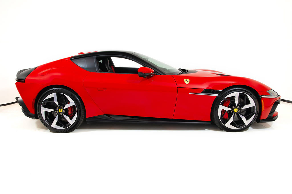 Certified 2025 Ferrari 12Cilindri image 3