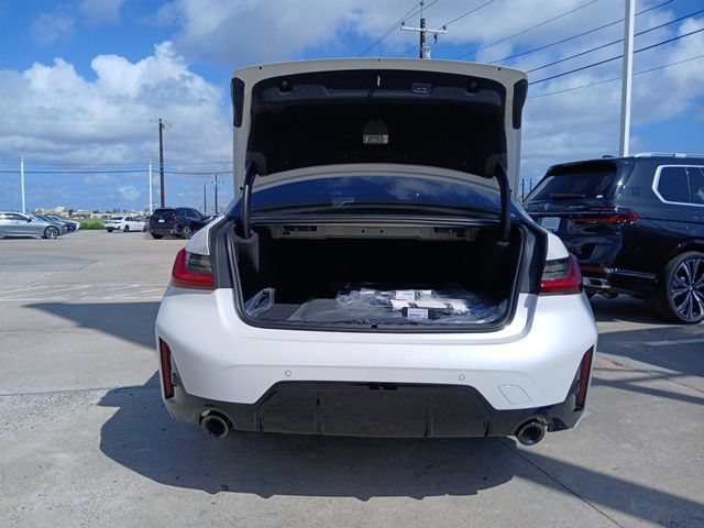 New 2026 BMW 330i Sedan w/ M Sport Package RWD image 9