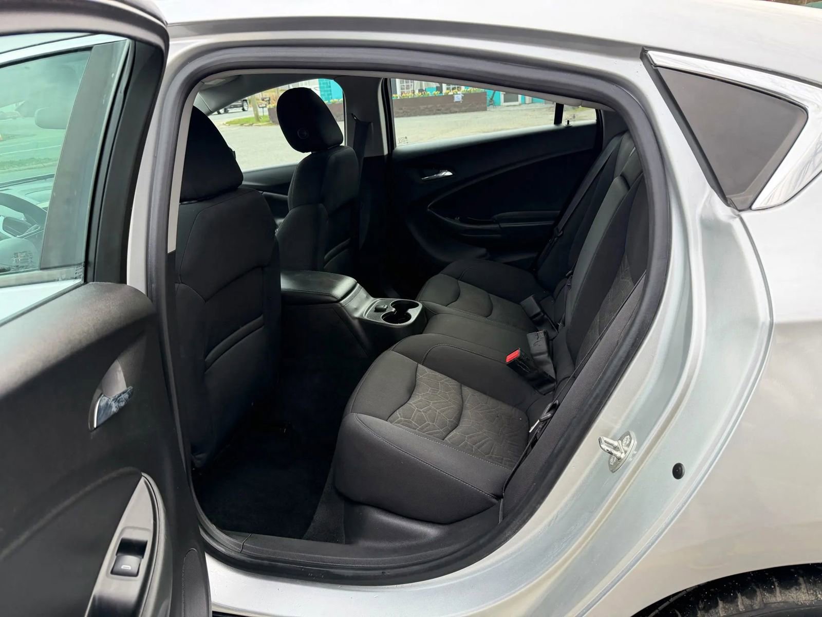 Used 2016 Chevrolet Volt LT FWD image 21