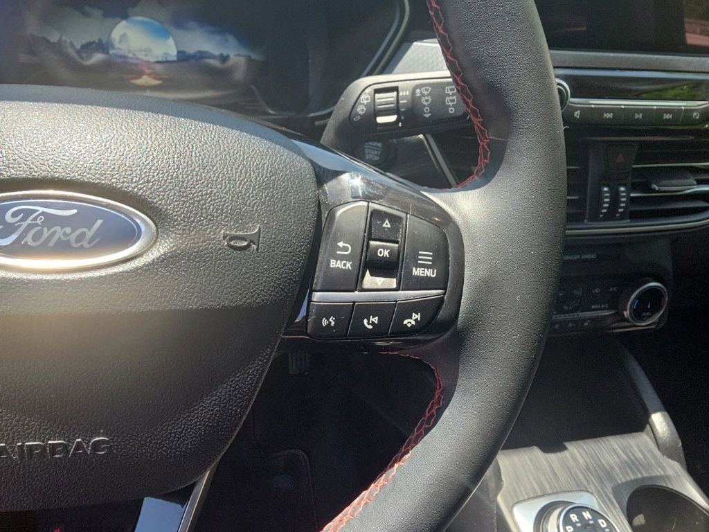 Certified 2022 Ford Escape SEL w/ SEL Stealth AWD Package image 17