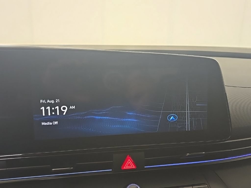 New 2025 Hyundai Elantra SEL FWD image 18