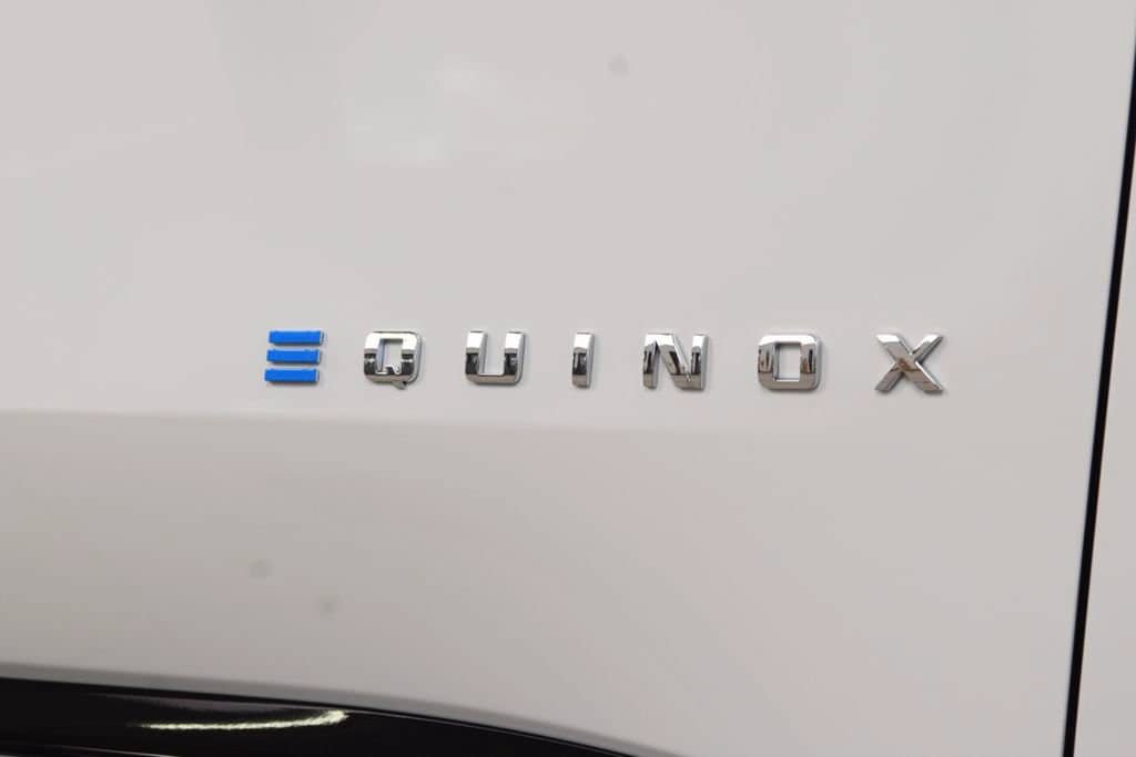 New 2026 Chevrolet Equinox EV LT w/ Convenience Package II AWD/4WD image 12