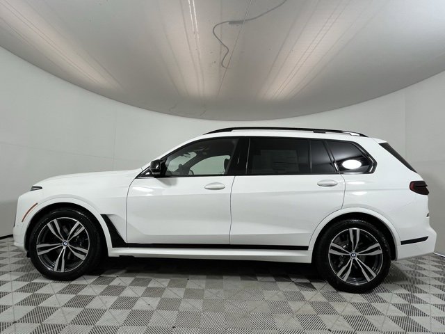 New 2026 BMW X7 M60i image 4