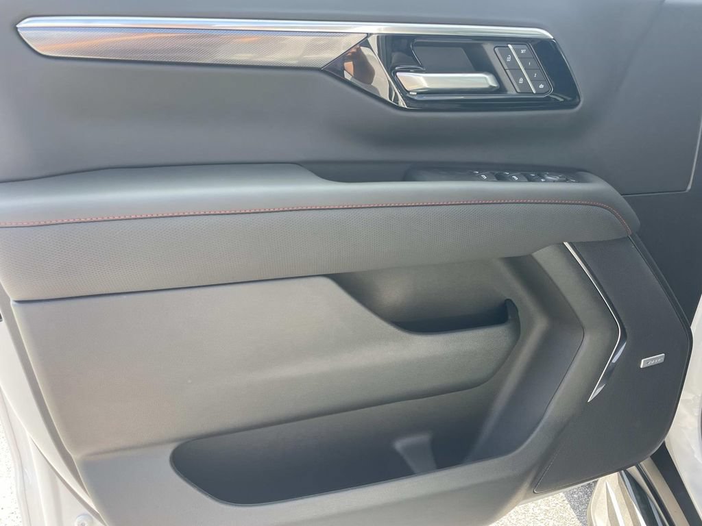 New 2026 Chevrolet Tahoe RST w/ Comfort Package AWD/4WD image 17