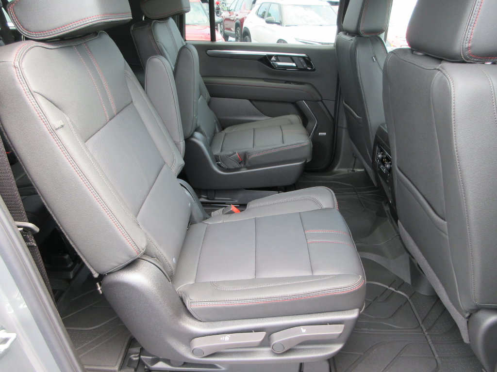 New 2026 Chevrolet Suburban RST w/ RST Capability Package AWD/4WD image 19