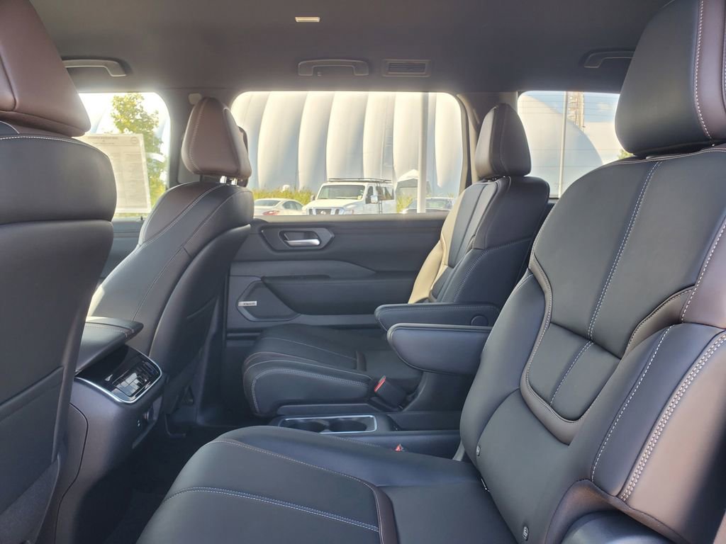 New 2026 Nissan Armada SL w/ Captain's Chari Seat Package image 31