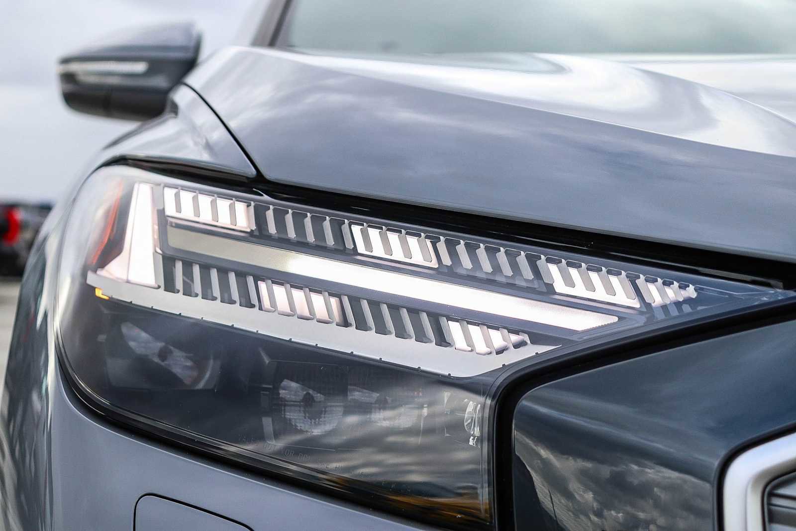 Used 2023 Audi Q4 e-tron Prestige image 9